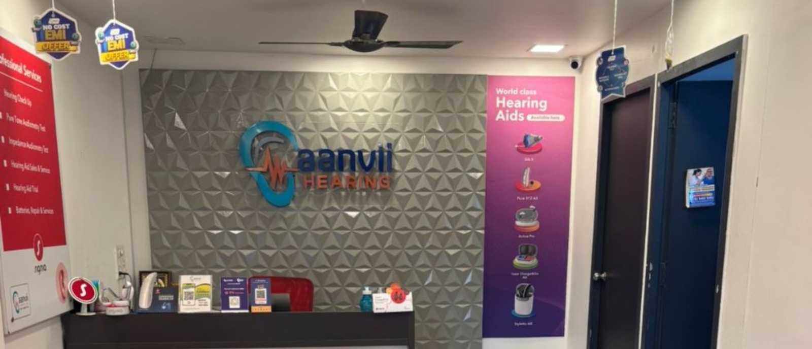 Hearing Loss in Women Over 40: Early Signs and Solutions | Aanvii Hearing Middle-aged woman struggling to hear in conversation, representing early signs of hearing loss — Aanvii Hearing offers expert solutions and free tests.